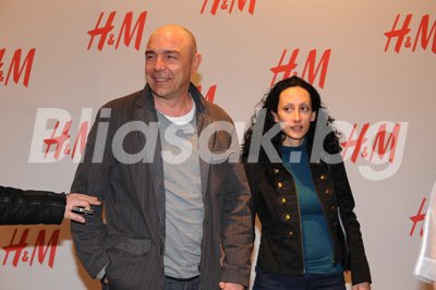 Калин Сърменов със съпругата си на откриването на първия магазин на H&M у нас