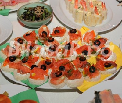 Гостите на заведението похапнаха вкусни деликатеси