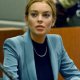 Линдзи пак се издъни, съдят я за нападение в бар