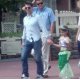 Том Круз купува Сури с посещение в Дисниленд
