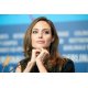 Анджелина Джоли премахва и яйчниците си